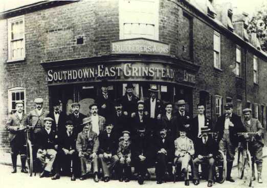 Oldest known picture, believed date of 1898, Fruiterers Arms.